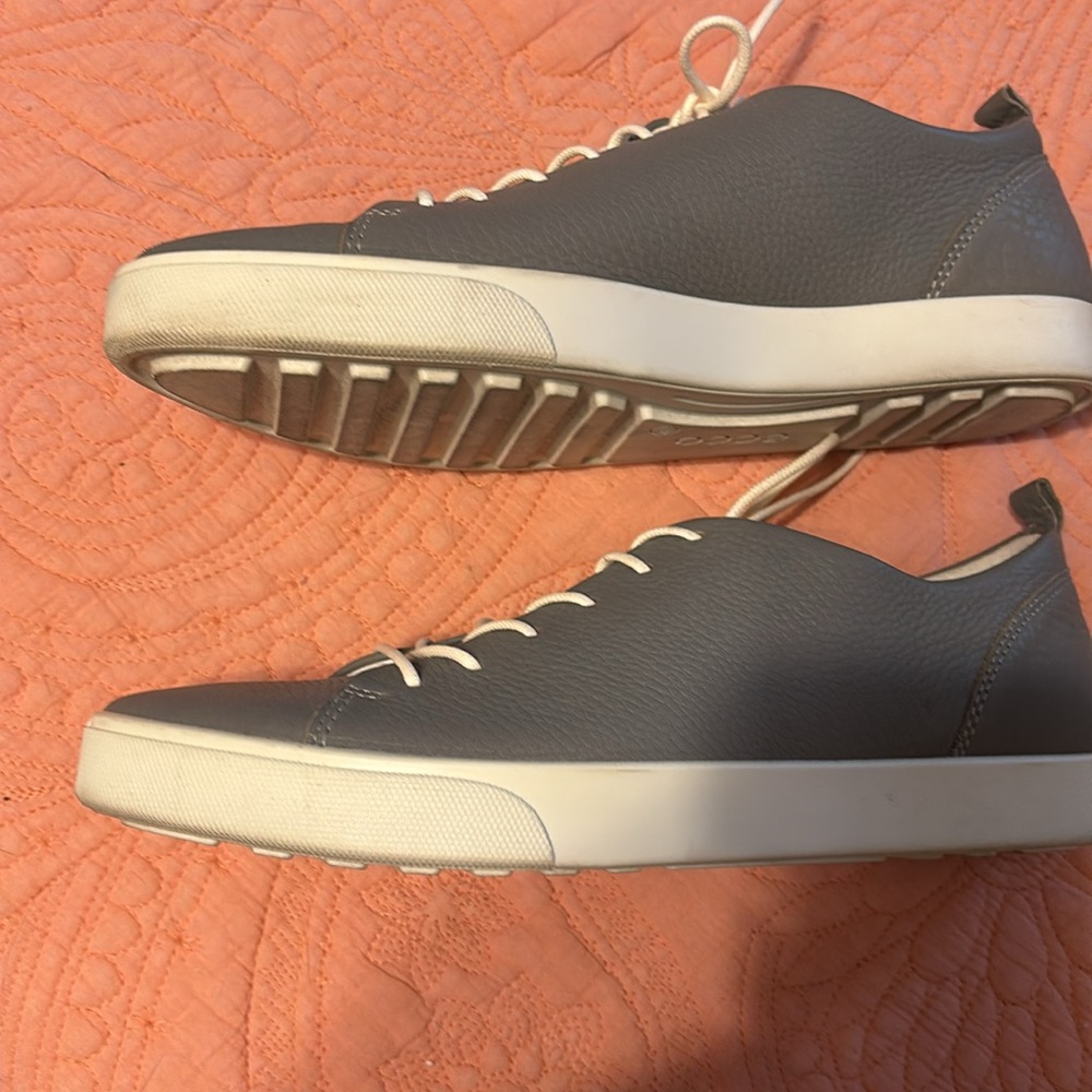 Ecco size 9 gray soft leather sneakers. Only worn a few times. - Picture 5 of 12